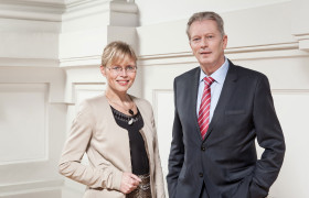 Justizminsterin Beatrix Karl und Wirtschaftsminister Reinhold Mitterlehner Foto © Krpelan