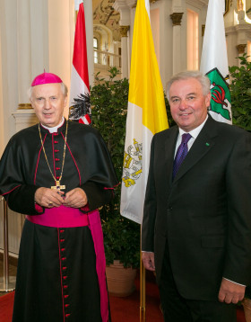 Diözesanbischof Egon Kapellari und LH-Stv. Hermann Schützenhöfer  Foto © steiermark.at/Frankl