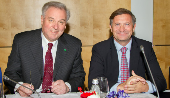 Landeshauptmann Schützenhöfer und Außenminister Erjavec trafen zur zweiten Sitzung des Gemeinsamen Komitees in Marburg zusammen.   © steiermark.at/Schuster