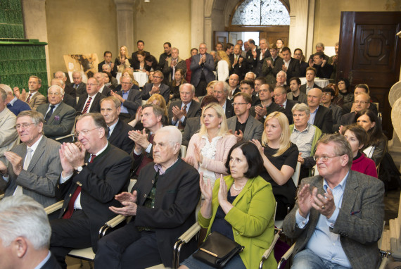 Jahrbuch der steir. Politik 2015