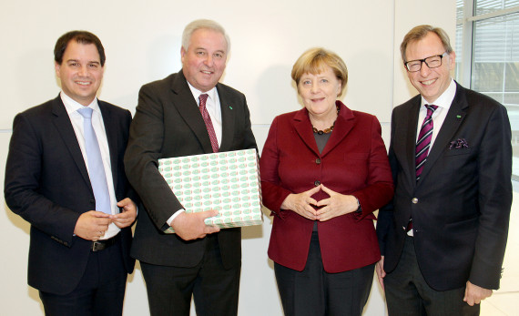 LH Hermann Schützenhöfer, mit der deutschen Bundeskanzlerin Angela Merkel, LH-Stv. Michael Schickhofer und Landesrat Christian Buchmann