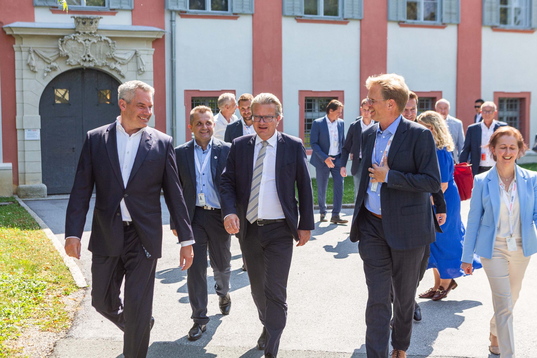 bundeskanzler-karl-nehammer-berzeugte-sich-vor-ort-vom