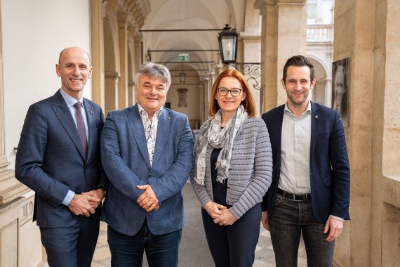 Landesrat Willibald Ehrenhöfer, Kurt Kerschat (Beirat der Agentur für Luft- und Raumfahrt, FFG), Landesrätin Simone Schmiedtbauer, Klubobmann Lukas Schnitzer © StVP Landtagsklub