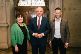 Landeshauptmann-Stv. Manuela Khom, Innenminister Gerhard Karner, Klubobmann Lukas Schnitzer © StVP