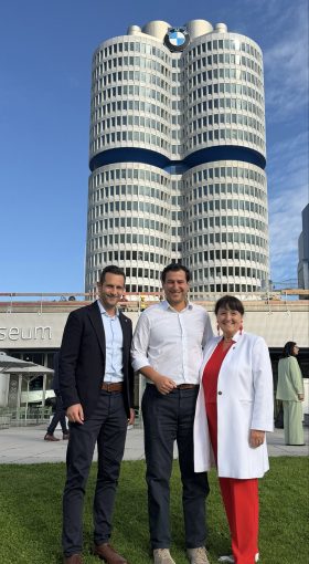 Landeshauptmann-Stv. Manuela Khom und Klubobmann Lukas Schnitzer mit Christian Bahoo, BMW-Group